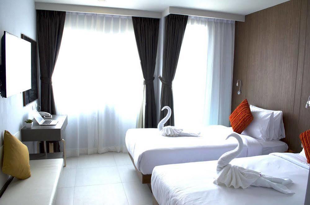 Centro One Bangla Hotel Patong Exterior photo